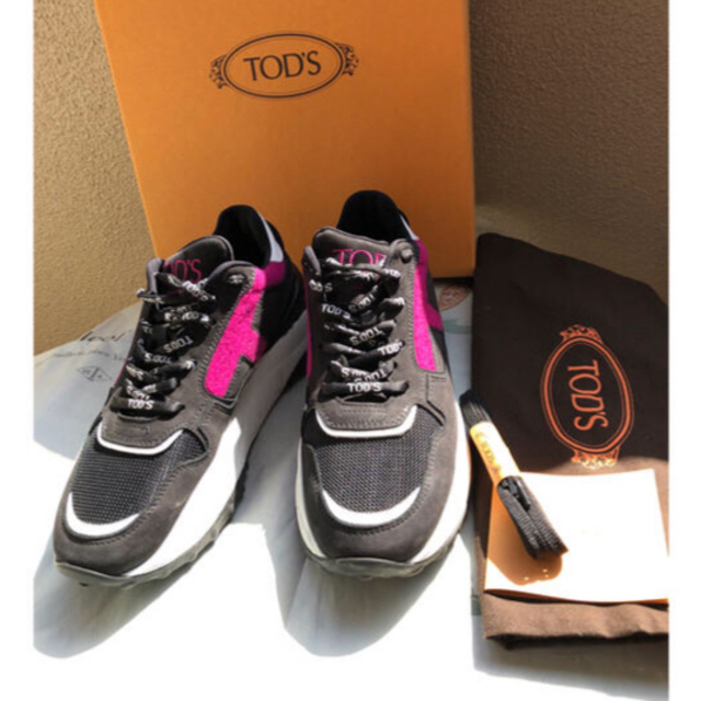 TOD'S(トッズ)のTod's トッズ　スニーカー　36 黒×ピンク 厚底　美品 レディースの靴/シューズ(スニーカー)の商品写真