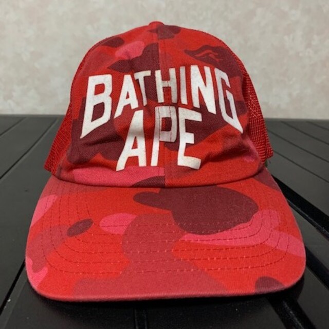 A BATHING APE(アベイシングエイプ)のエイプ キャップ赤カモ メンズの帽子(キャップ)の商品写真