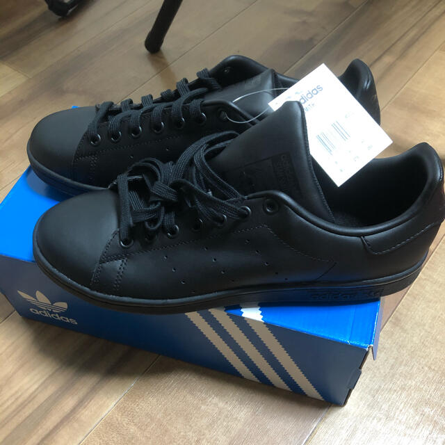 adidas(アディダス)のadidas stan smith M20327 27.5cm 新品未使用品 メンズの靴/シューズ(スニーカー)の商品写真