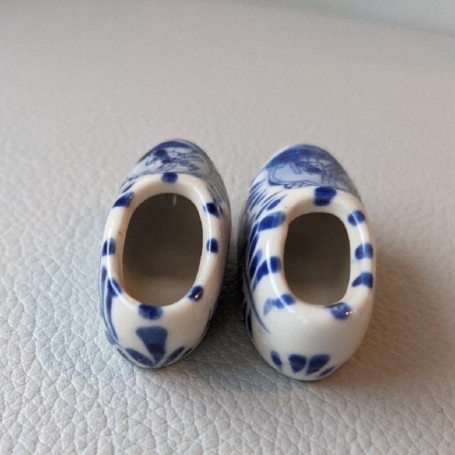 オランダ 靴 陶器 置物 木靴 工芸品 ミニチュア 飾りの通販 by Chun's shop｜ラクマ