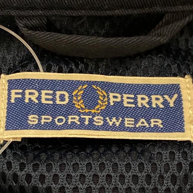 FRED PERRY(フレッドペリー)のフレッドペリー サイズS メンズ ネイビー メンズのジャケット/アウター(ブルゾン)の商品写真