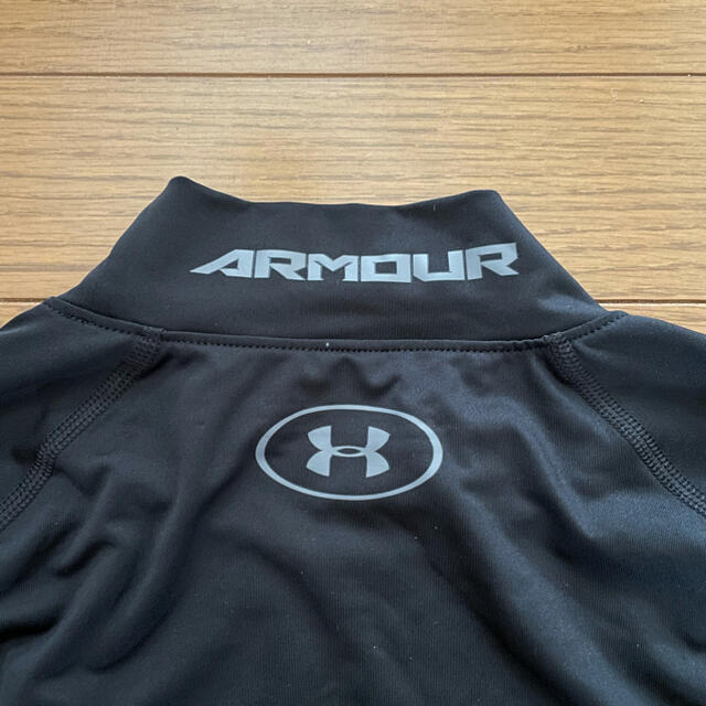 UNDER ARMOUR(アンダーアーマー)のアンダーアーマー/アンダーシャツMサイズ スポーツ/アウトドアのサッカー/フットサル(ウェア)の商品写真