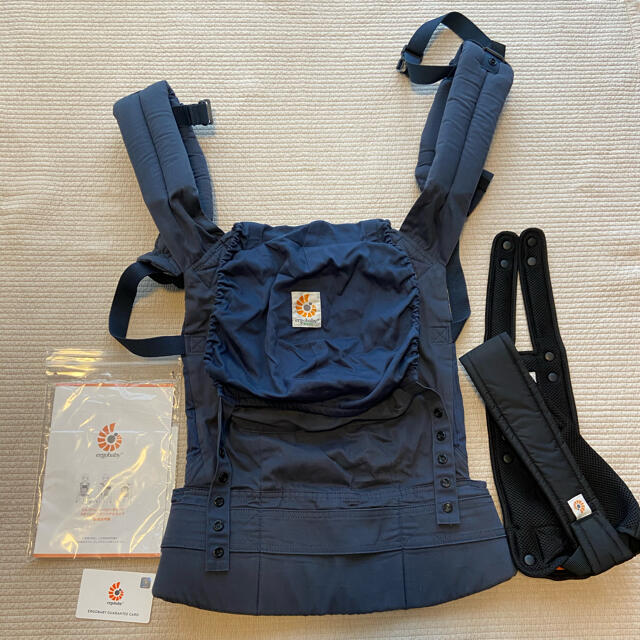 Ergobaby(エルゴベビー)の美品【ergo エルゴオーガニック抱っこ紐】 キッズ/ベビー/マタニティの外出/移動用品(抱っこひも/おんぶひも)の商品写真