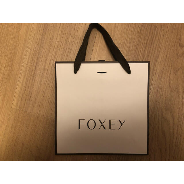 FOXEY(フォクシー)のフォクシー　紙袋 レディースのバッグ(ショップ袋)の商品写真