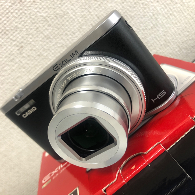 CASIO 高級コンパクトデジタルカメラEX-ZR4000ブラック