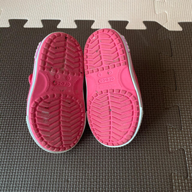 crocs(クロックス)のcrocs 13cm ピンク キッズ/ベビー/マタニティのベビー靴/シューズ(~14cm)(サンダル)の商品写真