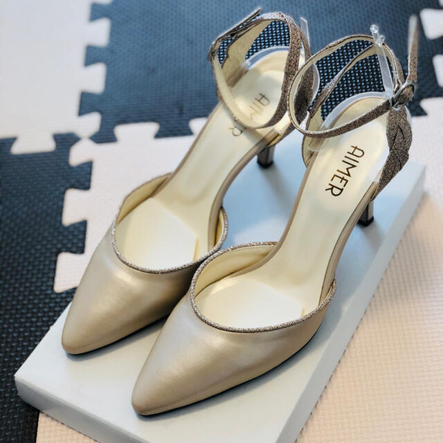 AIMER(エメ)のAIMER パーティー 結婚式 パンプス 23.5cm レディースの靴/シューズ(ハイヒール/パンプス)の商品写真