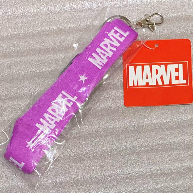 MARVEL(マーベル)の★即購入NG★ディズニー★マーベル★ネックストラップ★ランヤード ロゴ 刺繍★紫 エンタメ/ホビーのおもちゃ/ぬいぐるみ(キャラクターグッズ)の商品写真