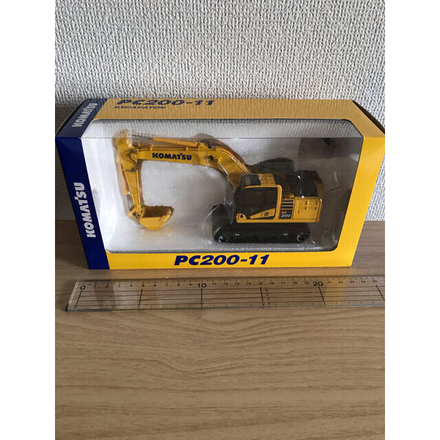 ショベルカーコマツKOMATSU☆PC200-11ドラグショベル1/50サイズ