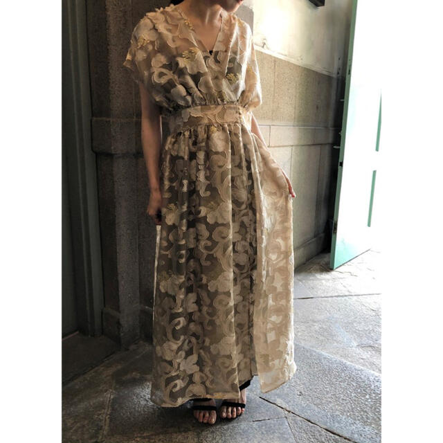 セール新品 EBONY Flower cut Jacquard Dressの通販 by Hana｜ラクマ 豊富な定番