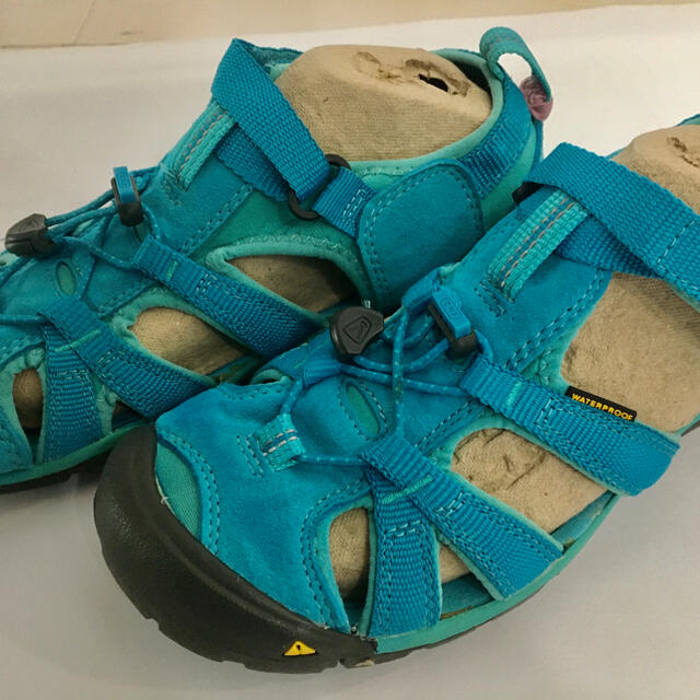 KEEN(キーン)のKEEN キーン　サンダル　22.5㎝　キッズ キッズ/ベビー/マタニティのキッズ靴/シューズ(15cm~)(サンダル)の商品写真