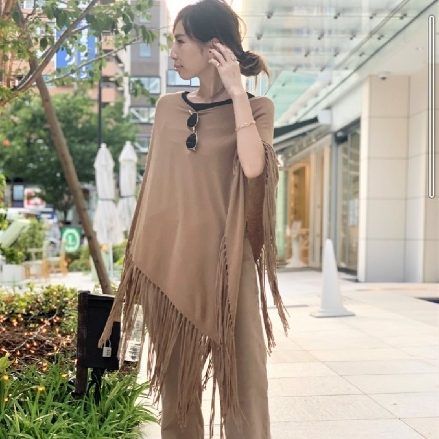 L'Appartement DEUXIEME CLASSE(アパルトモンドゥーズィエムクラス)のアパルトモン【GOOD GRIEF/グッドグリーフ】Knit Fringe レディースのジャケット/アウター(ポンチョ)の商品写真