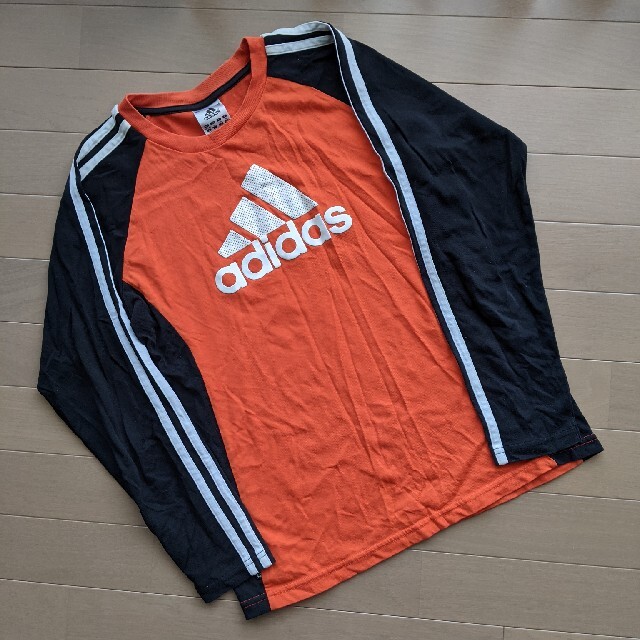 adidas(アディダス)のアディダス★長袖 Tシャツ 160 キッズ/ベビー/マタニティのキッズ服男の子用(90cm~)(Tシャツ/カットソー)の商品写真