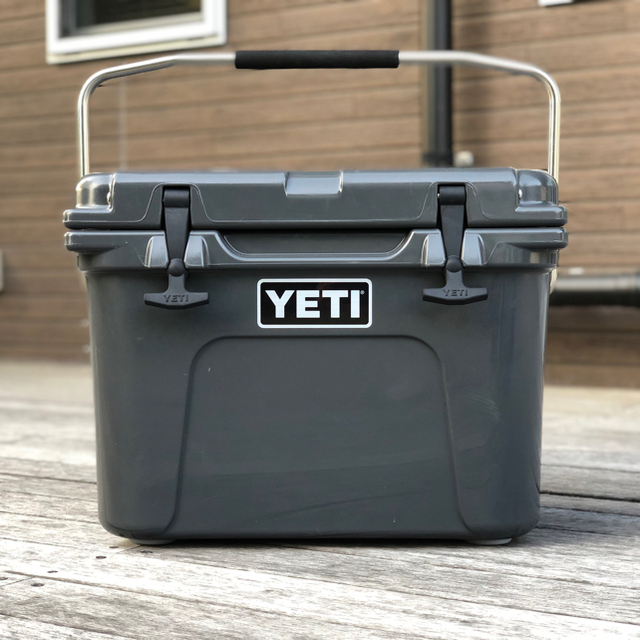 yeti イエティ　クーラーボックス　45 チャコール　値下げ