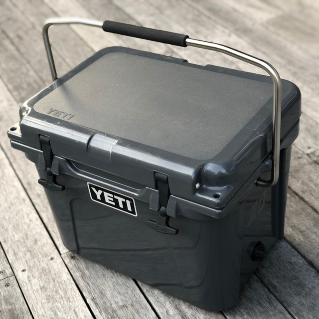 YETI roadie 20 チャコール イエティ ローディ クーラー 驚きの安さ