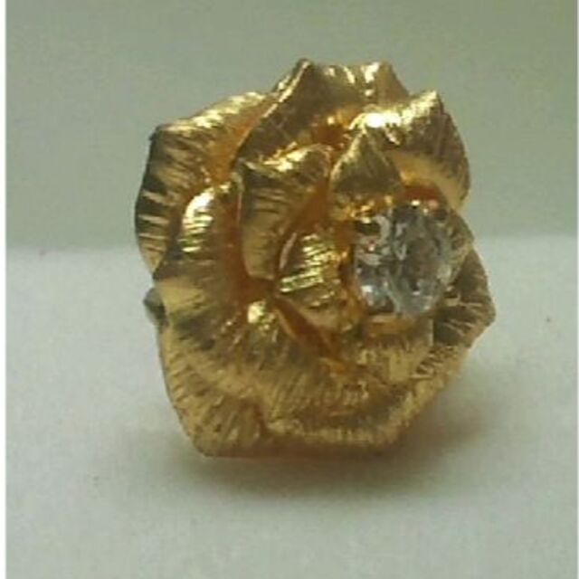 純金K24　H&Cロシアダイヤモンド0.13ｃｔ、薔薇モチーフペンダントトップ