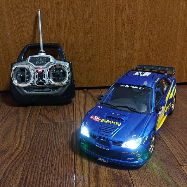 スバル(スバル)のラジコン インプレッサWRX(WRCペターソルベルグモデル) エンタメ/ホビーのおもちゃ/ぬいぐるみ(模型/プラモデル)の商品写真