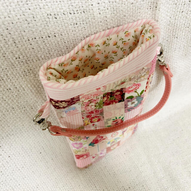 Cath Kidston(キャスキッドソン)の【美品】スマホケース パッチワーク&ハンドメイド♡ ハンドメイドのファッション小物(ポーチ)の商品写真