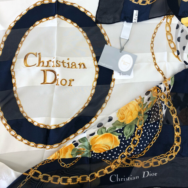 Christian Dior(クリスチャンディオール)の早い者勝ち様専用❗️新品✨Christian Dior  シルクスカーフ レディースのファッション小物(バンダナ/スカーフ)の商品写真