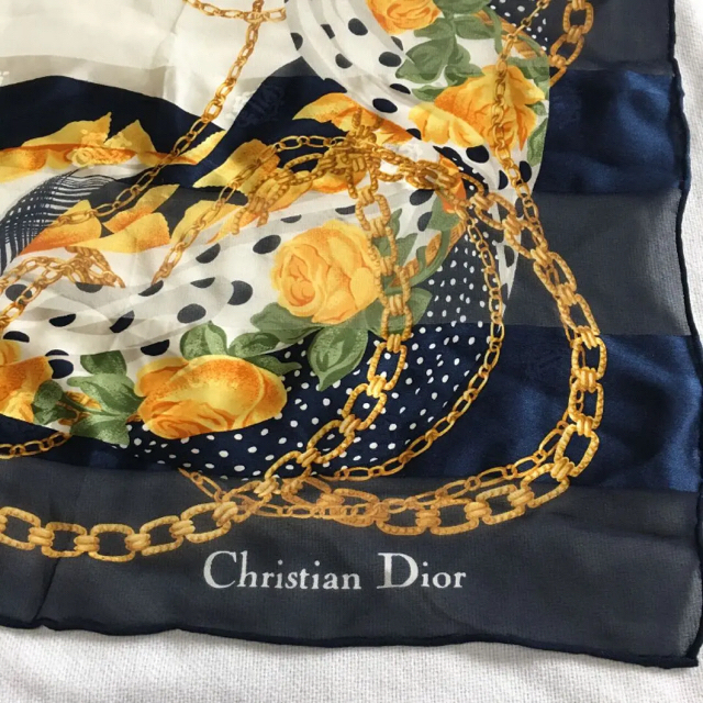 Christian Dior(クリスチャンディオール)の早い者勝ち様専用❗️新品✨Christian Dior  シルクスカーフ レディースのファッション小物(バンダナ/スカーフ)の商品写真