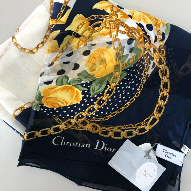 Christian Dior(クリスチャンディオール)の早い者勝ち様専用❗️新品✨Christian Dior  シルクスカーフ レディースのファッション小物(バンダナ/スカーフ)の商品写真