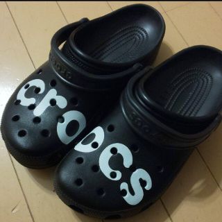 クロックス(crocs)のcrocs サンダル 22 ブラック(サンダル)