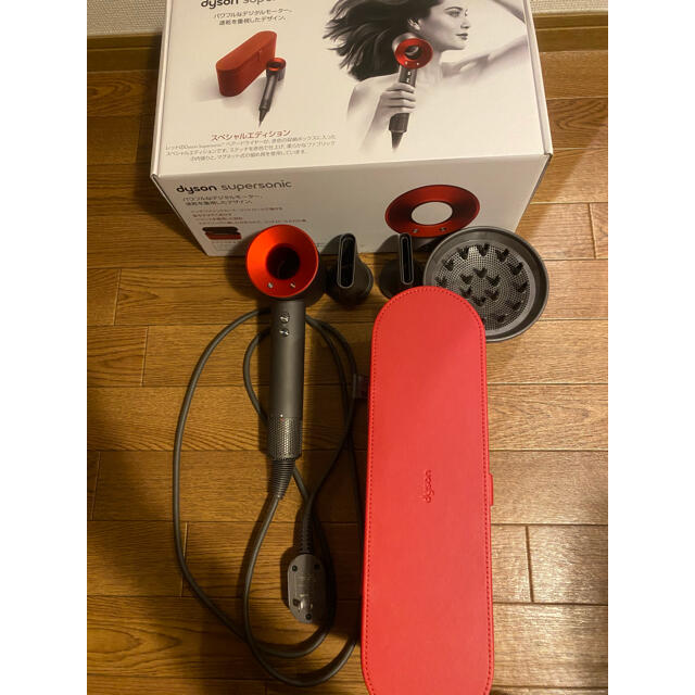 セール最安価格 dyson ダイソン ドライヤー (HD01レッド) 美品 スマホ