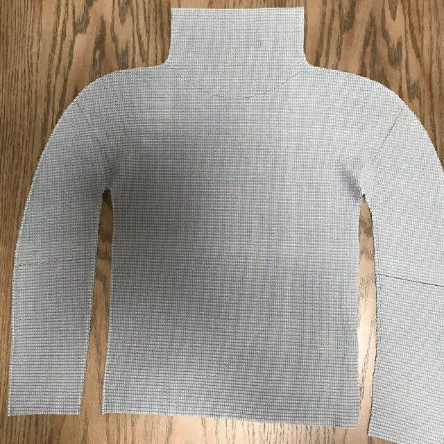 ISSEY MIYAKE(イッセイミヤケ)のMIYA様専用　Issey Miyake Me トップス レディースのトップス(カットソー(長袖/七分))の商品写真