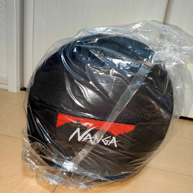 NANGA(ナンガ)のナンガ_オーロラ600DX オールブラック_レギュラー スポーツ/アウトドアのアウトドア(寝袋/寝具)の商品写真