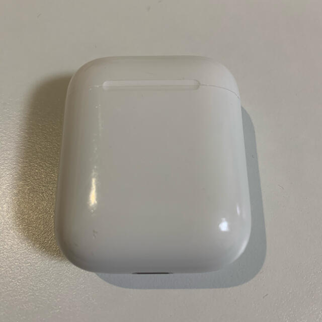 Apple(アップル)のAirPods 第一世代 スマホ/家電/カメラのオーディオ機器(ヘッドフォン/イヤフォン)の商品写真