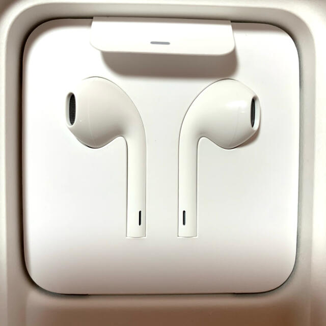 Apple(アップル)のApple iPhone 純正イヤホン スマホ/家電/カメラのオーディオ機器(ヘッドフォン/イヤフォン)の商品写真