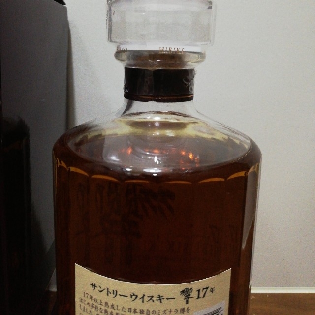 サントリー(サントリー)のサントリー　響　17年　700ml　１本　新品未開栓品 食品/飲料/酒の酒(ウイスキー)の商品写真