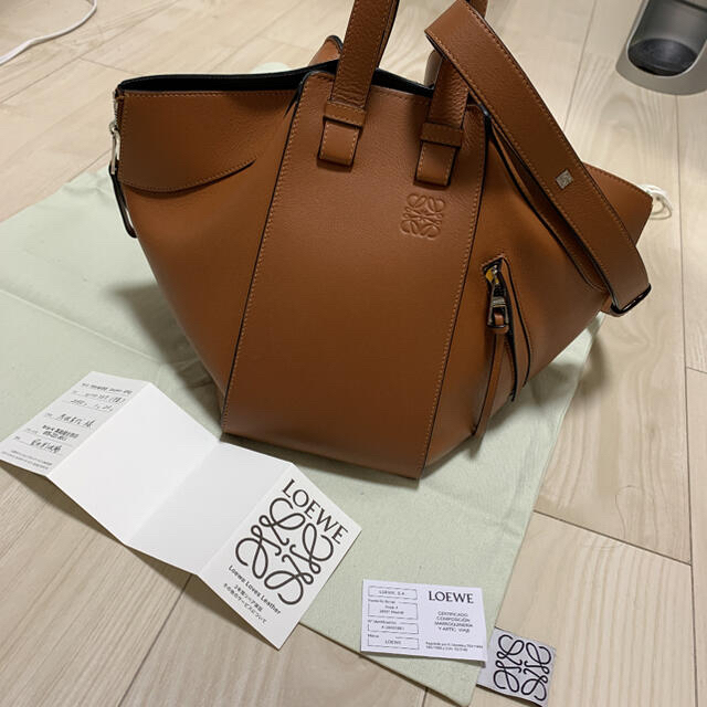 LOEWE(ロエベ)のロエベ　ハンモック　スモール　タン レディースのバッグ(ハンドバッグ)の商品写真