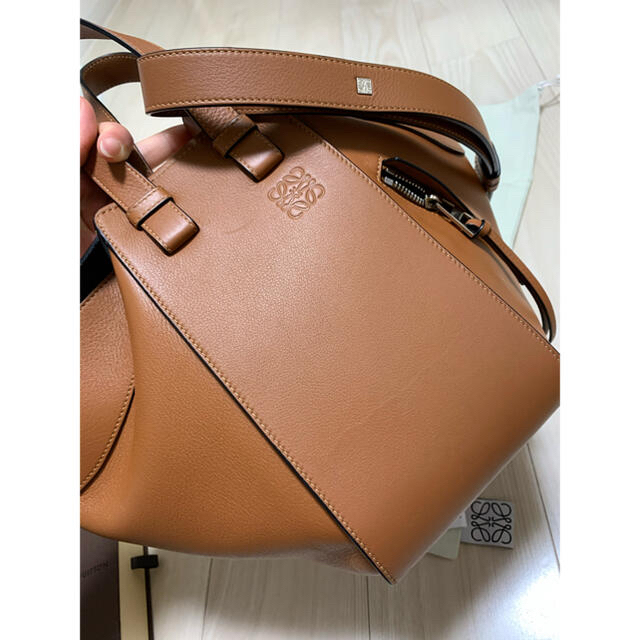 LOEWE(ロエベ)のロエベ　ハンモック　スモール　タン レディースのバッグ(ハンドバッグ)の商品写真