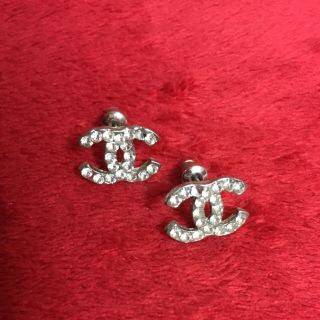 ピアス(ピアス)