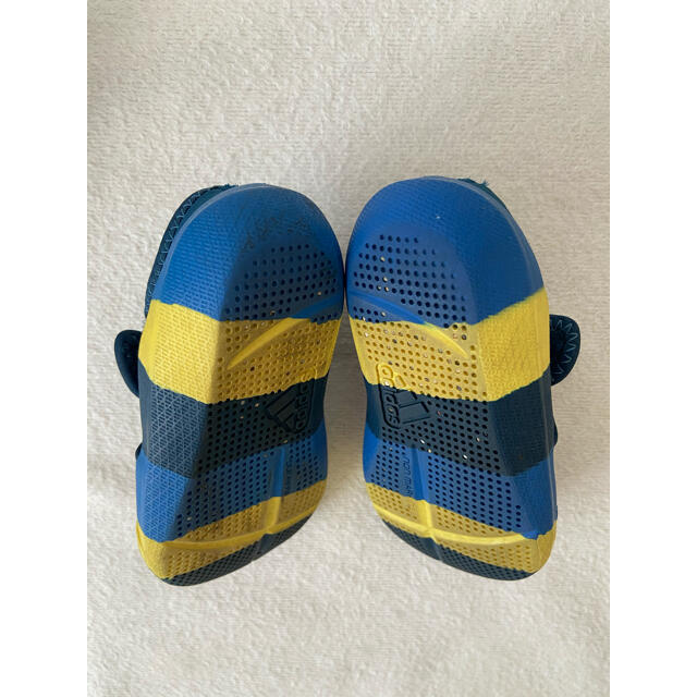 adidas(アディダス)のadidas サンダル キッズ/ベビー/マタニティのベビー靴/シューズ(~14cm)(サンダル)の商品写真