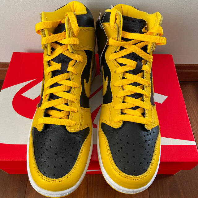 NIKE(ナイキ)の新品未使用　NIKE DUNK HI SP VARSITY MAIZE メンズの靴/シューズ(スニーカー)の商品写真