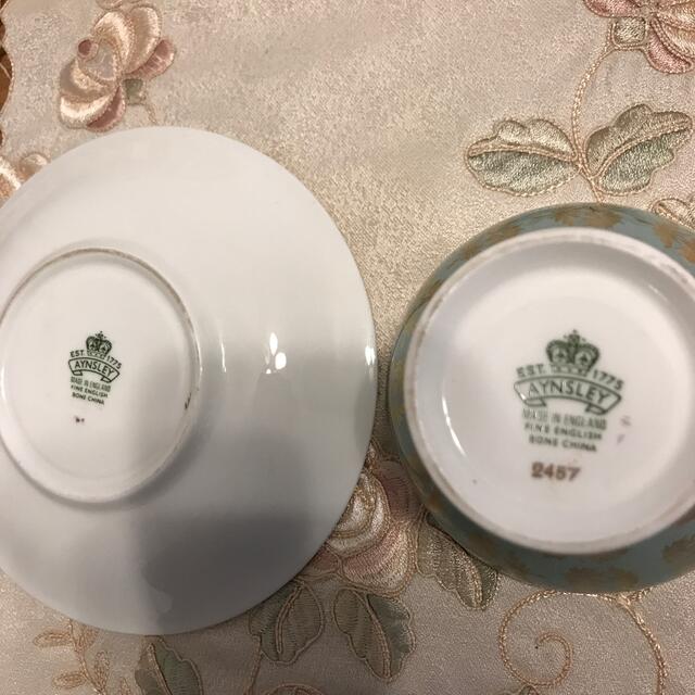 Aynsley China(エインズレイ)のエインズレイ AYNSLEY セージグリーン コルセット カップ＆ソーサー 美品 インテリア/住まい/日用品のキッチン/食器(食器)の商品写真