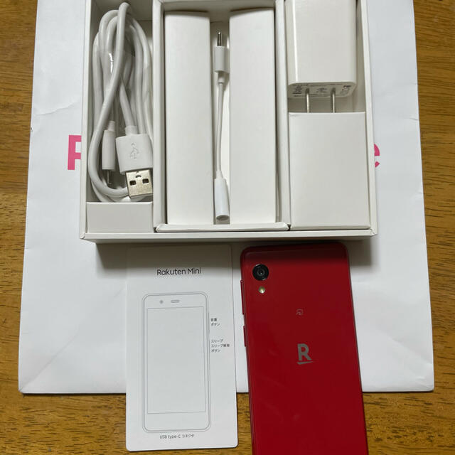 Rakuten(ラクテン)の【美品】楽天mini レッド＋ソフトカバー付き スマホ/家電/カメラのスマートフォン/携帯電話(スマートフォン本体)の商品写真