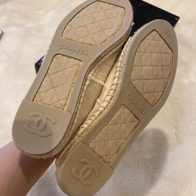 CHANEL(シャネル)のCHANEL エスパドリーユ シャネル 38 バイカラー モノトーン レディースの靴/シューズ(スリッポン/モカシン)の商品写真