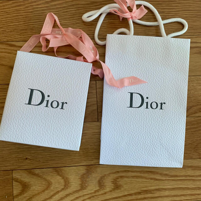 Dior(ディオール)のDior ディオール ショップ袋　箱　白　ホワイト レディースのバッグ(ショップ袋)の商品写真