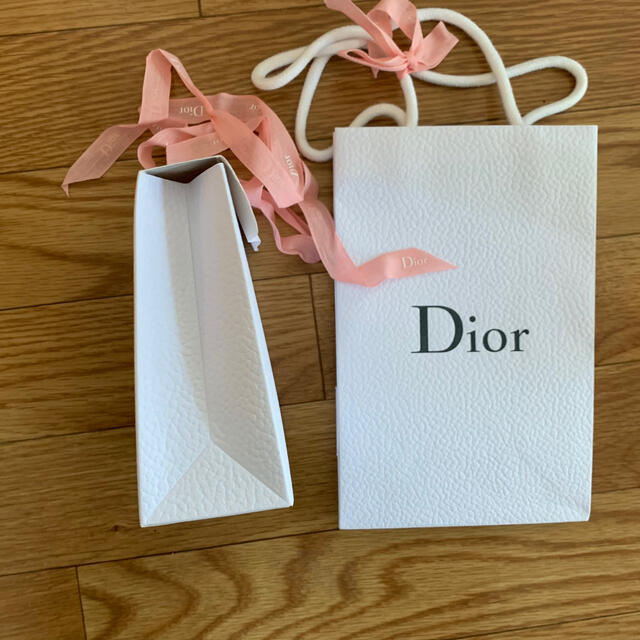 Dior(ディオール)のDior ディオール ショップ袋　箱　白　ホワイト レディースのバッグ(ショップ袋)の商品写真