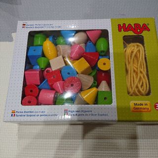 ハーバー(HABA)のHABA カラービーズ 6シェイプ 紐通し 70ビーズ 紐3本(知育玩具)