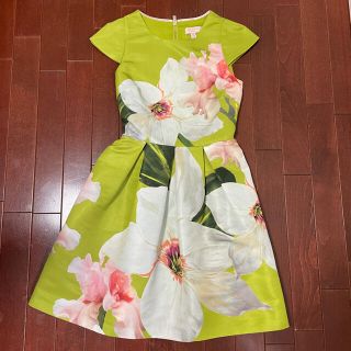 テッドベイカー(TED BAKER)のりん様専用テッドベイカーの華やかな花柄ワンピース　(ミニワンピース)