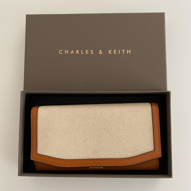 Charles and Keith(チャールズアンドキース)のチャールズアンドキース　長財布　新品 レディースのファッション小物(財布)の商品写真