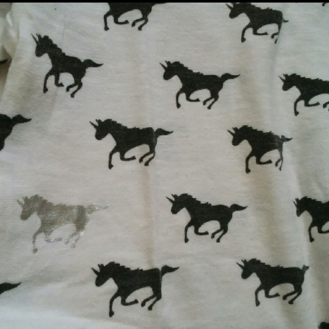 UNITED ARROWS(ユナイテッドアローズ)の☆ユナイテッドアローズ ロングTシャツ ユニコーン 115 キッズ/ベビー/マタニティのキッズ服男の子用(90cm~)(Tシャツ/カットソー)の商品写真