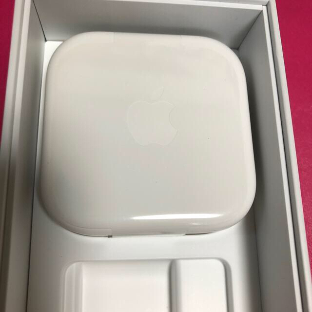 Apple(アップル)のiPhone純正イヤフォン⭐︎新品 スマホ/家電/カメラのオーディオ機器(ヘッドフォン/イヤフォン)の商品写真