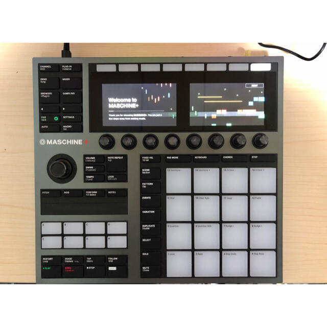 Native Instruments Maschine ＋( Plus )