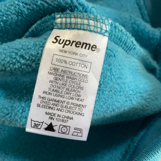 Supreme(シュプリーム)のsupreme ロゴパーカー　blue ブルー　hoodie パーカー　青　S メンズのトップス(パーカー)の商品写真