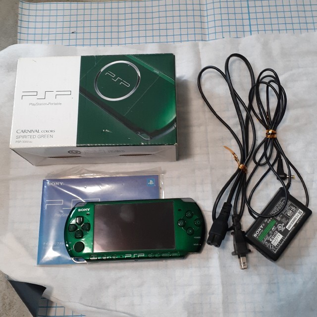 PSP3000 レアカラーグリーン　美品PlayStation2